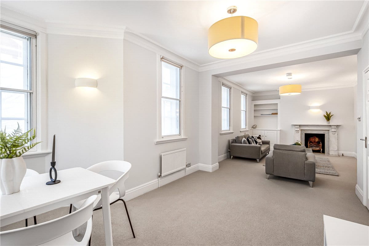 2 bedroom flat, Queen Anne Street, Marylebone W1G - Available