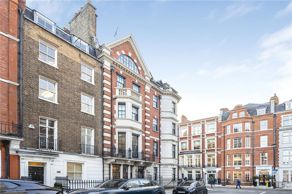 2 bedroom flat, Queen Anne Street, Marylebone W1G - Available