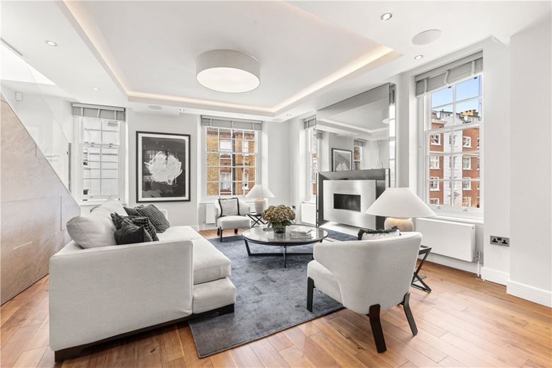 2 bedroom maisonette, Marylebone Street, London W1G - Available