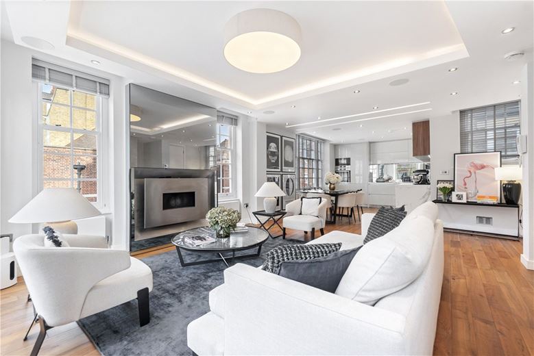 2 bedroom maisonette, Marylebone Street, London W1G - Available