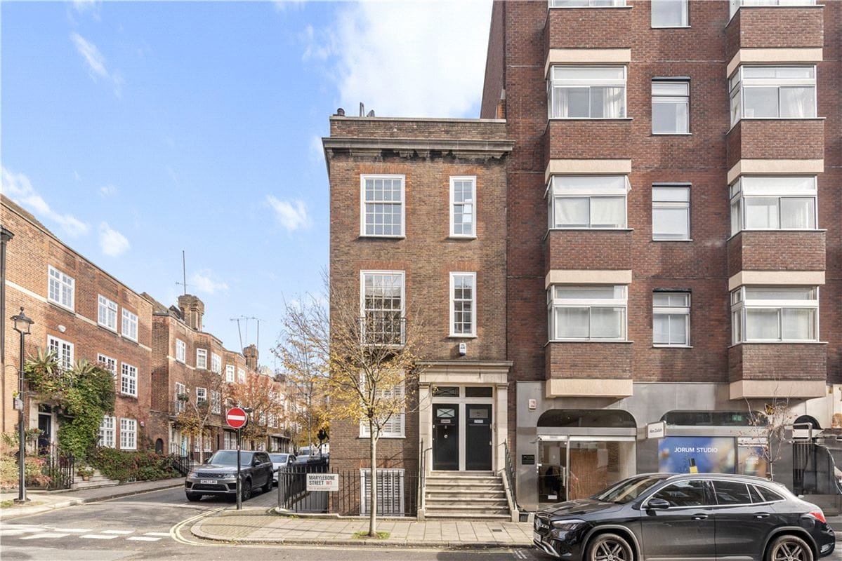 2 bedroom maisonette, Marylebone Street, London W1G - Available