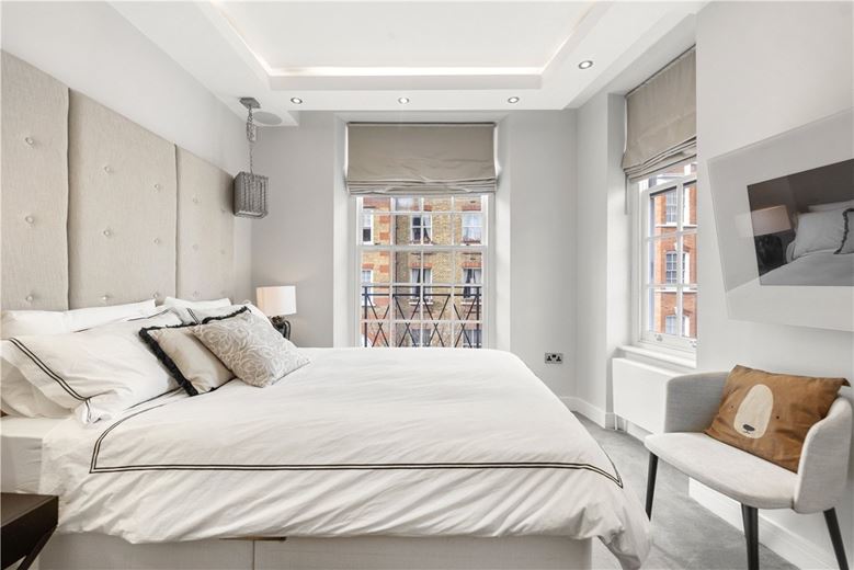 2 bedroom maisonette, Marylebone Street, London W1G - Available