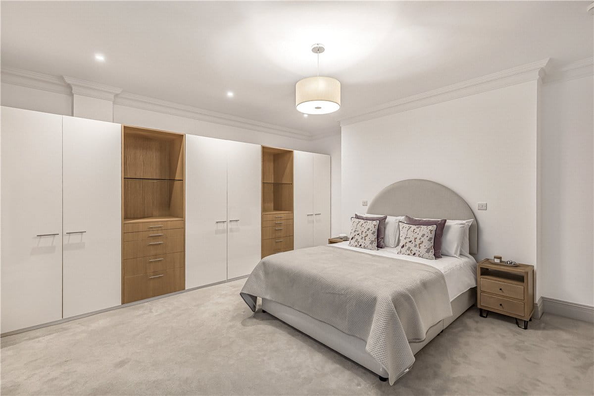 2 bedroom flat, Devonshire Street, Marylebone W1W - Available