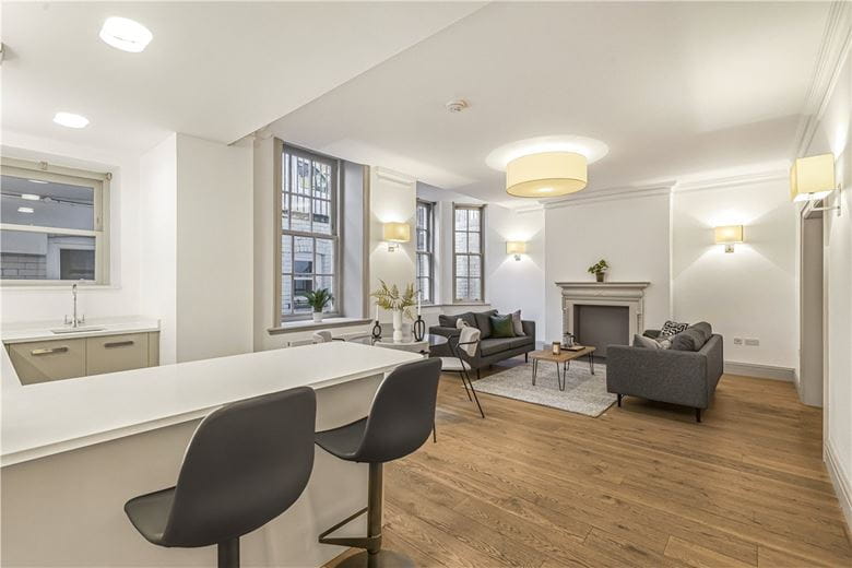 2 bedroom flat, Devonshire Street, Marylebone W1W - Available