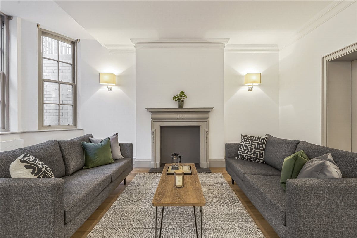 2 bedroom flat, Devonshire Street, Marylebone W1W - Available