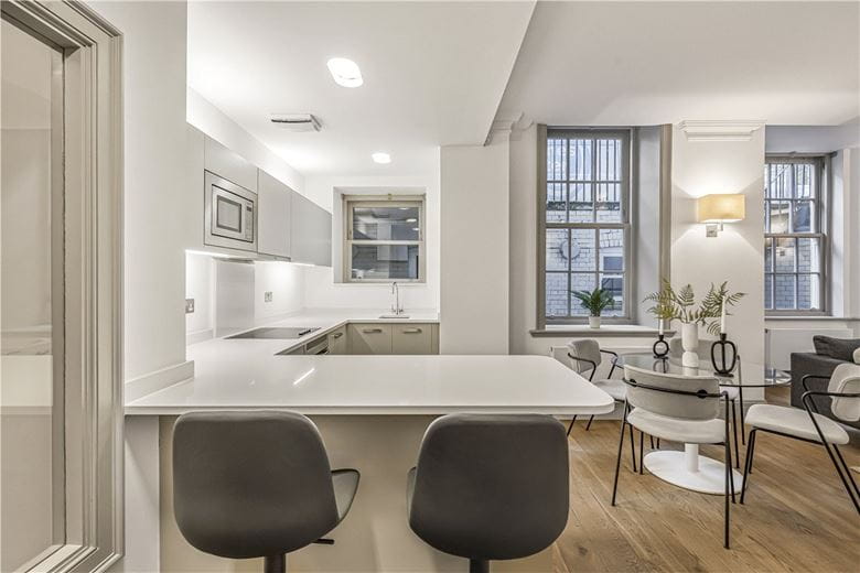 2 bedroom flat, Devonshire Street, Marylebone W1W - Available