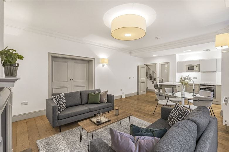 2 bedroom flat, Devonshire Street, Marylebone W1W - Available