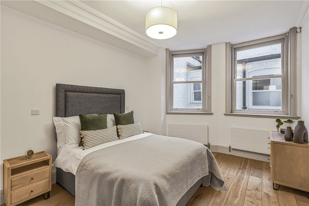 2 bedroom flat, Devonshire Street, Marylebone W1W - Available