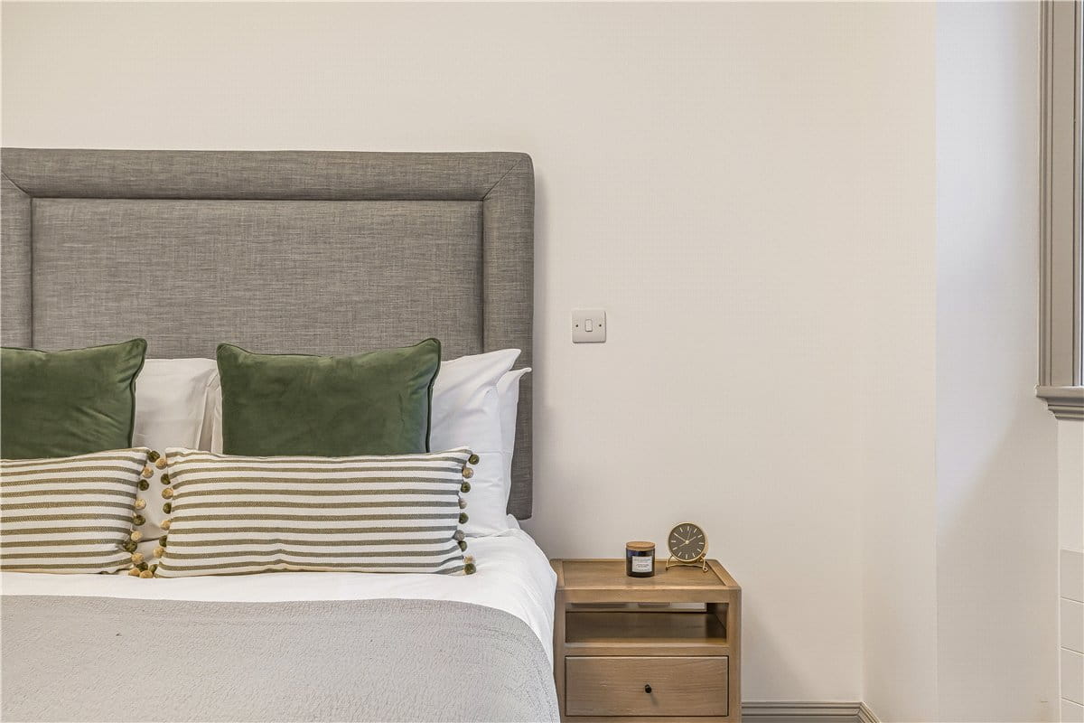 2 bedroom flat, Devonshire Street, Marylebone W1W - Available