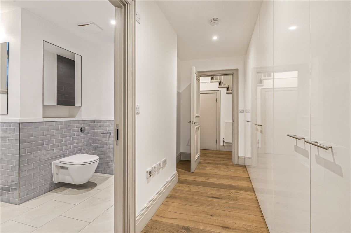 2 bedroom flat, Devonshire Street, Marylebone W1W - Available