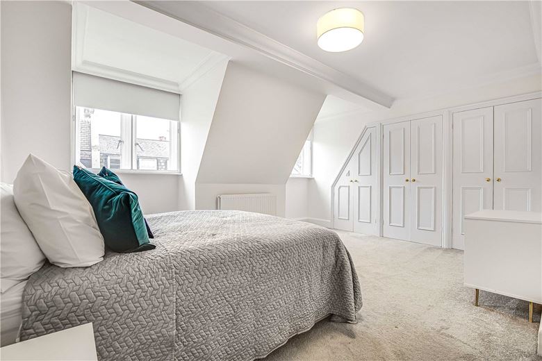 3 bedroom flat, Wimpole Street, Marylebone W1G - Available