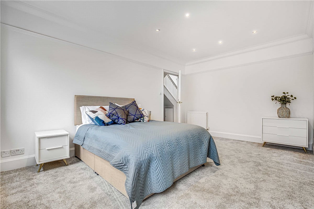3 bedroom flat, Wimpole Street, Marylebone W1G - Available