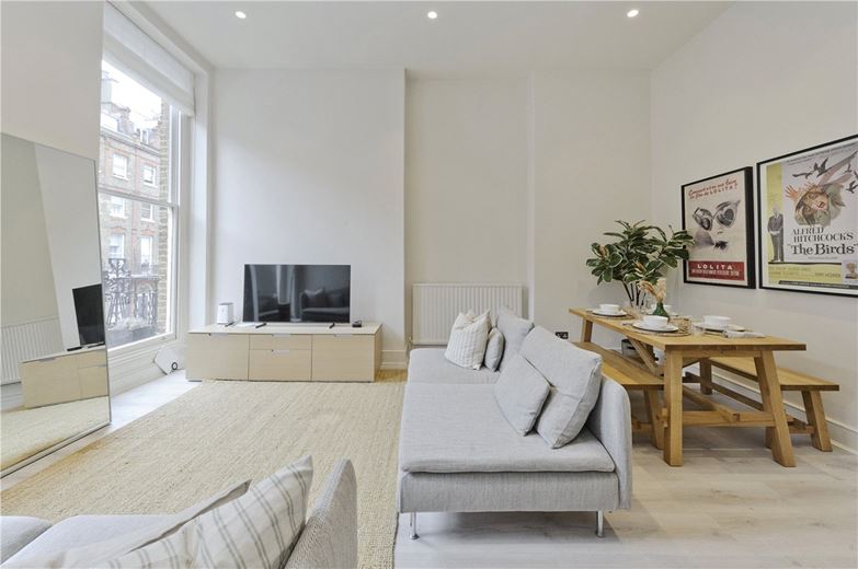 1 bedroom flat, Nottingham Place, London W1U - Available
