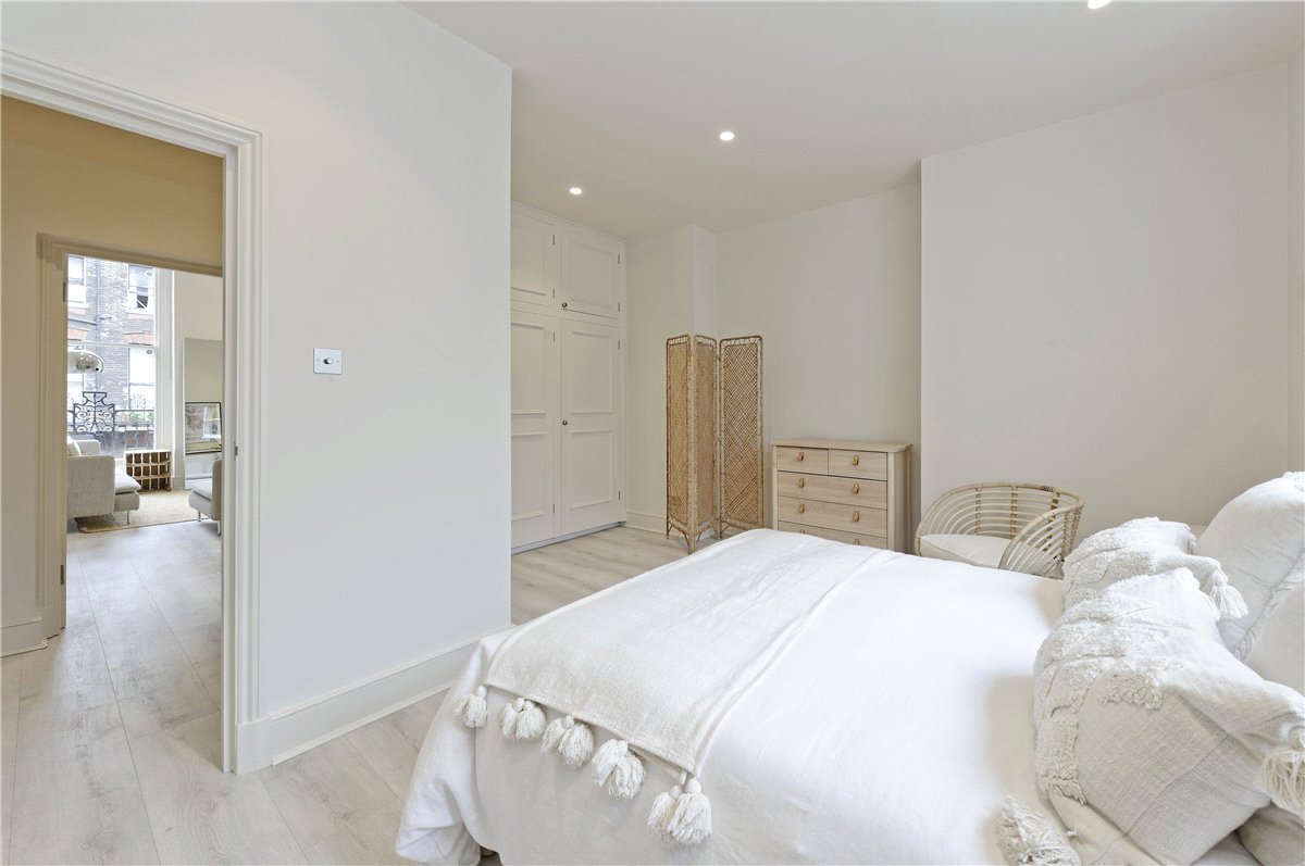 1 bedroom flat, Nottingham Place, London W1U - Available