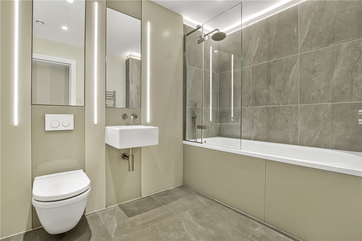 2 bedroom flat, Welbeck Street, Marylebone W1G - Available