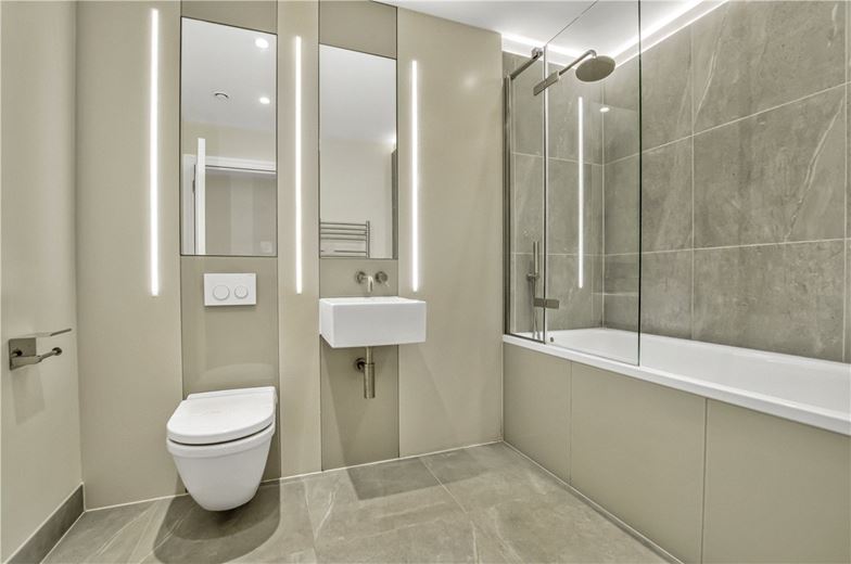 2 bedroom flat, Welbeck Street, Marylebone W1G - Available