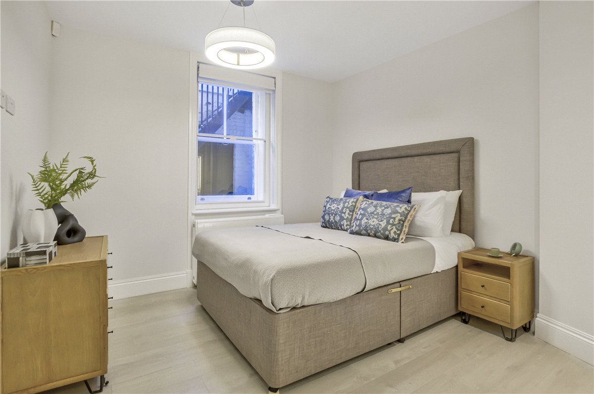 2 bedroom flat, Welbeck Street, Marylebone W1G - Available