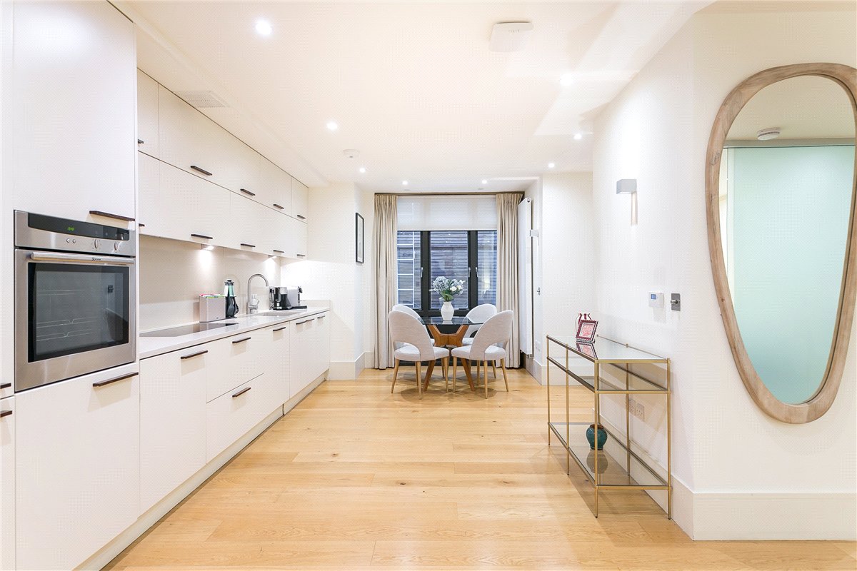 1 bedroom flat, Armitage Apartments, 228 Great Portland Street W1W - Let Agreed