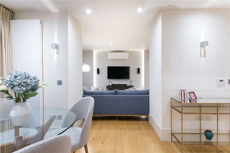 1 bedroom flat, Armitage Apartments, 228 Great Portland Street W1W - Let Agreed