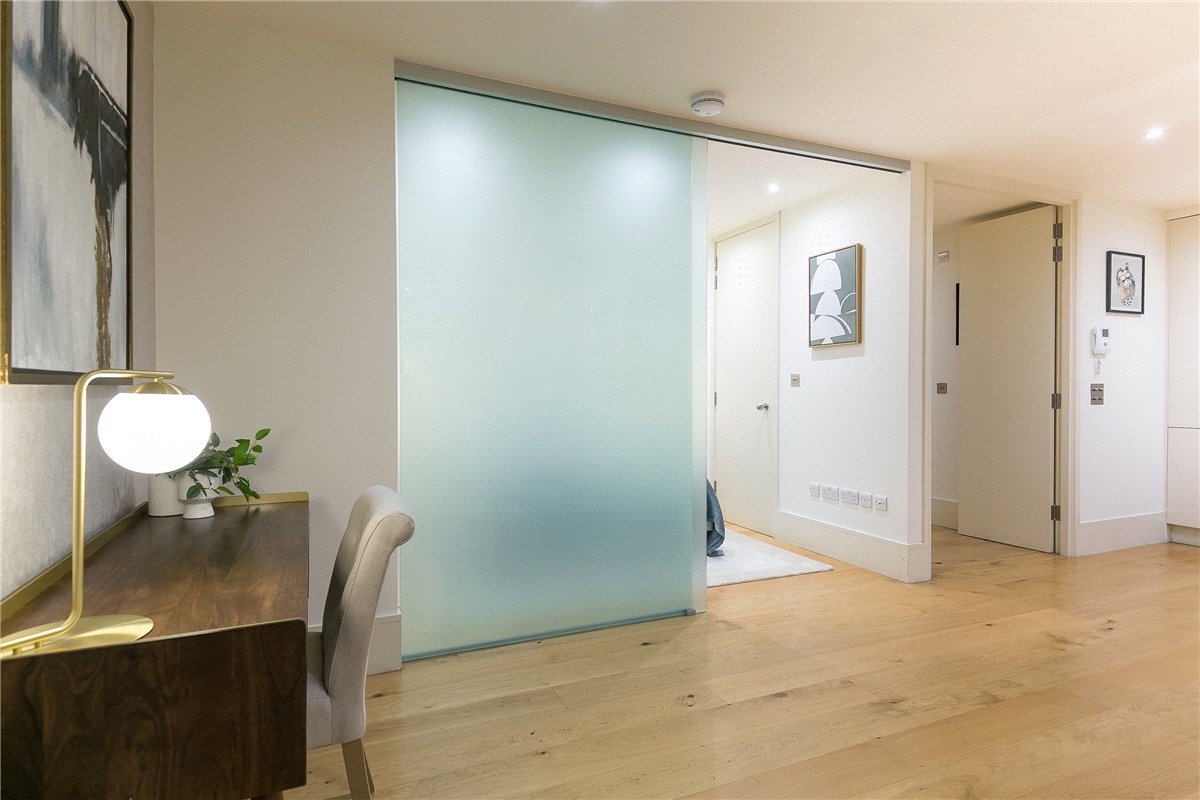 1 bedroom flat, Armitage Apartments, 228 Great Portland Street W1W - Let Agreed