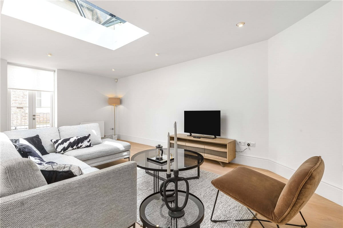 4 bedroom flat, Devonshire Place, Marylebone W1G - Available