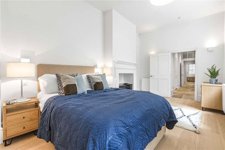 4 bedroom flat, Devonshire Place, Marylebone W1G - Available