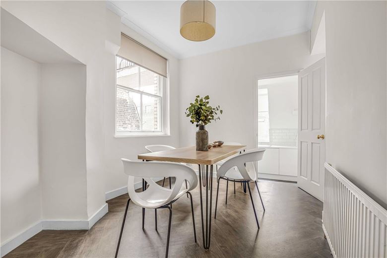 2 bedroom flat, Marylebone High Street, Marylebone W1U - Available