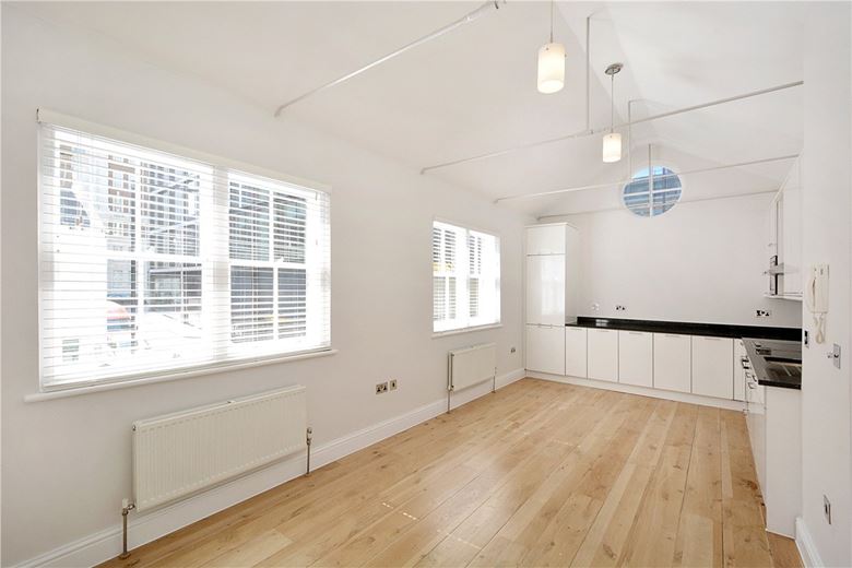 3 bedroom flat, Robert Adam Street, London W1U - Available