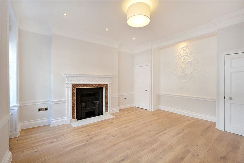 3 bedroom flat, Robert Adam Street, London W1U - Available