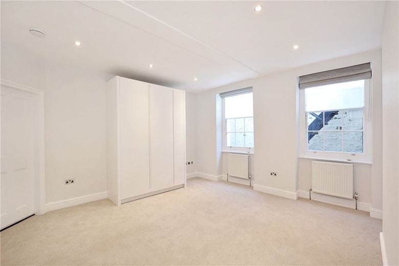 3 bedroom flat, Robert Adam Street, London W1U - Available