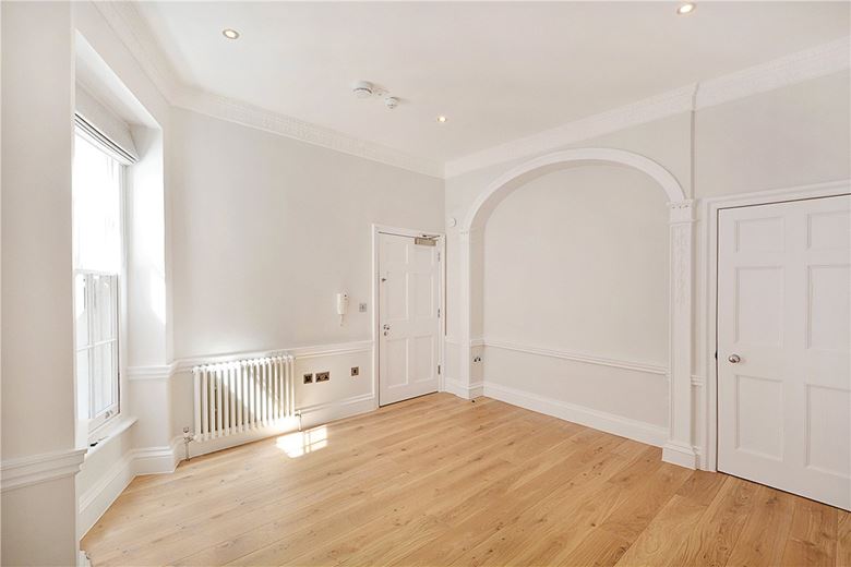3 bedroom flat, Robert Adam Street, London W1U - Available
