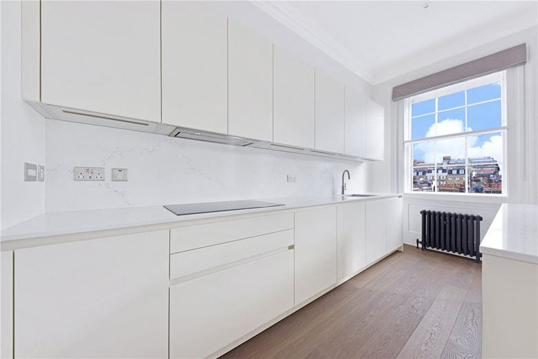 2 bedroom flat, Upper Berkeley Street, London W1H - Let Agreed