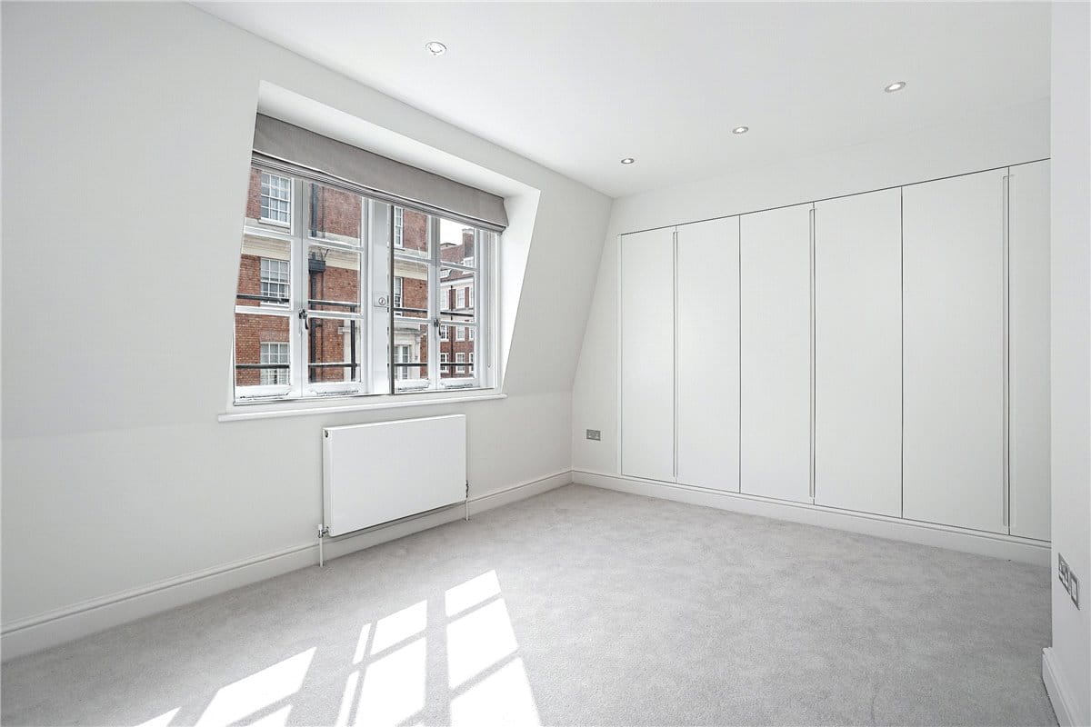 2 bedroom flat, George Street, Marylebone W1H - Available