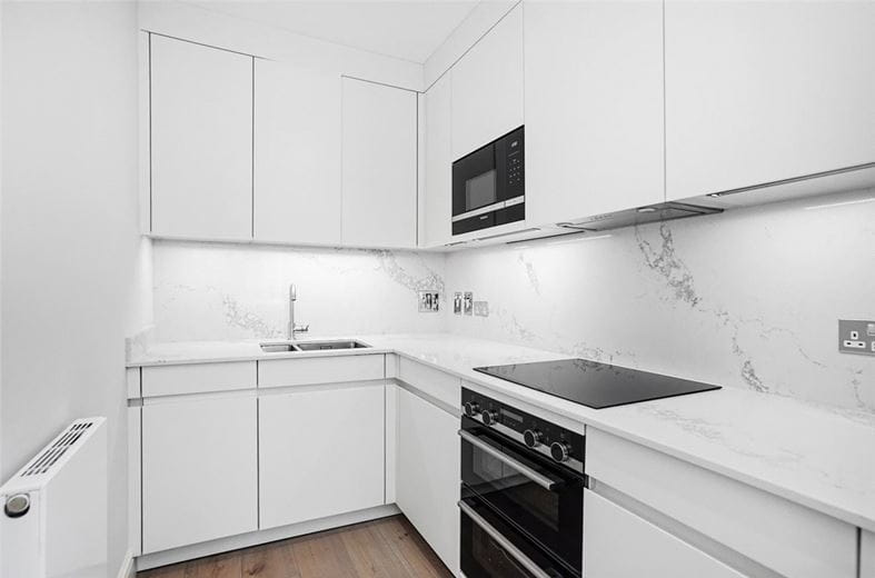 2 bedroom flat, George Street, Marylebone W1H - Available