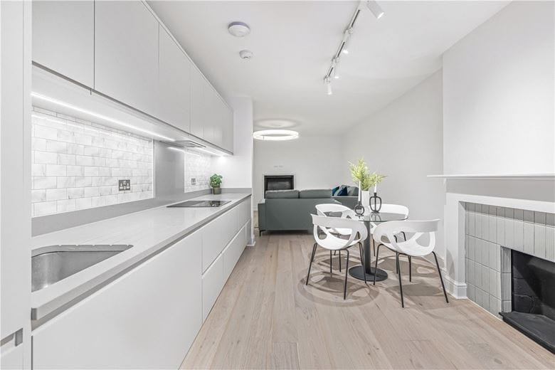 2 bedroom flat, Devonshire Street, Marylebone W1G - Available