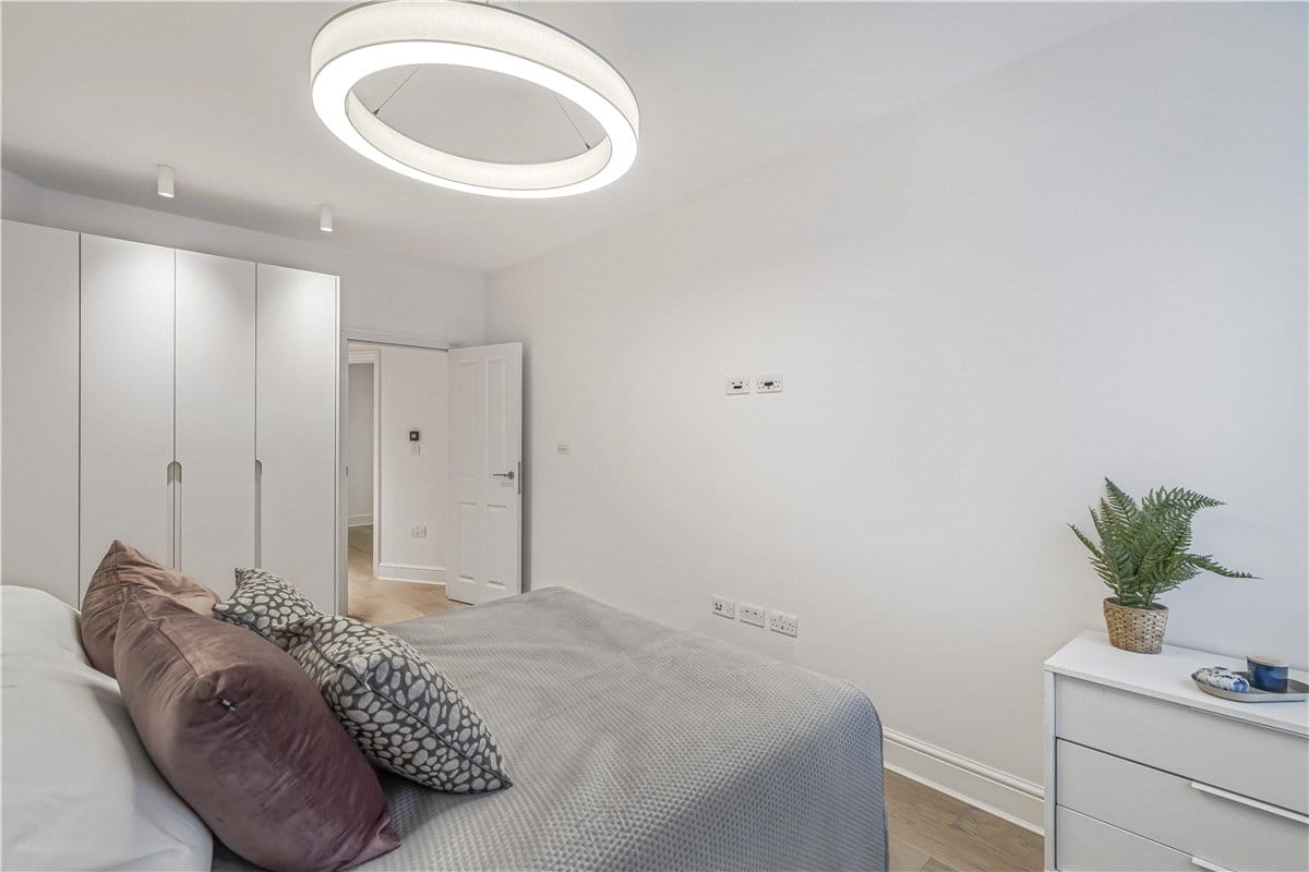 2 bedroom flat, Devonshire Street, Marylebone W1G - Available