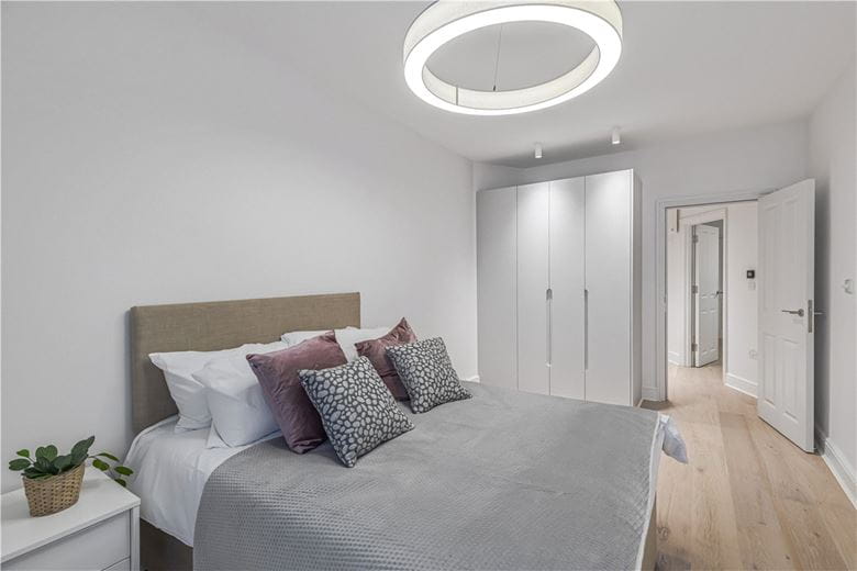 2 bedroom flat, Devonshire Street, Marylebone W1G - Available