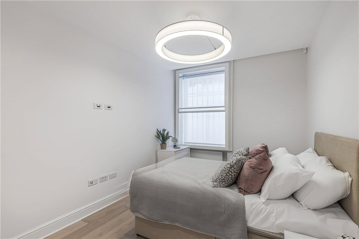2 bedroom flat, Devonshire Street, Marylebone W1G - Available