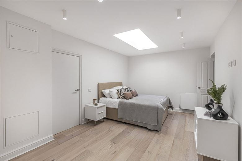 2 bedroom flat, Devonshire Street, Marylebone W1G - Available