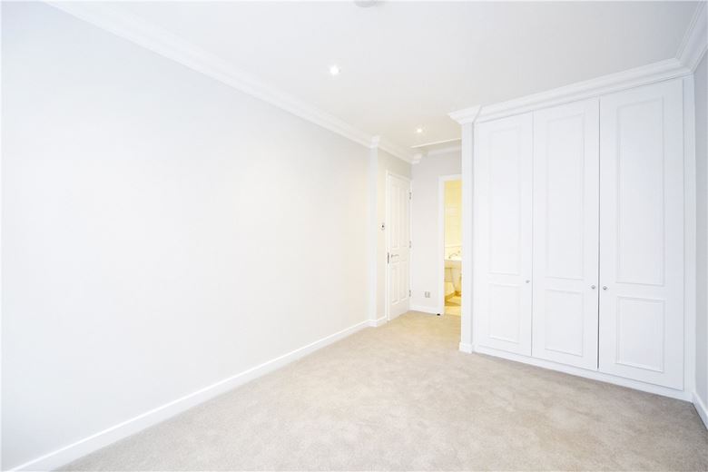2 bedroom flat, Manchester Street, Marylebone W1U - Available