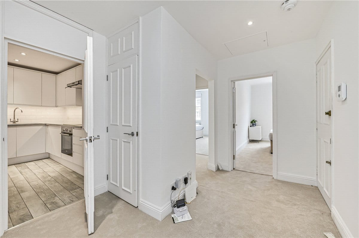 3 bedroom flat, Upper Wimpole Street, Marylebone W1G - Available