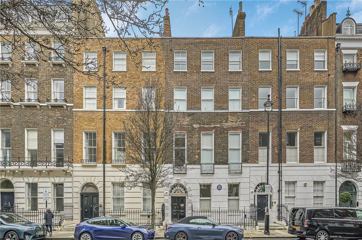3 bedroom flat, Upper Wimpole Street, Marylebone W1G - Available