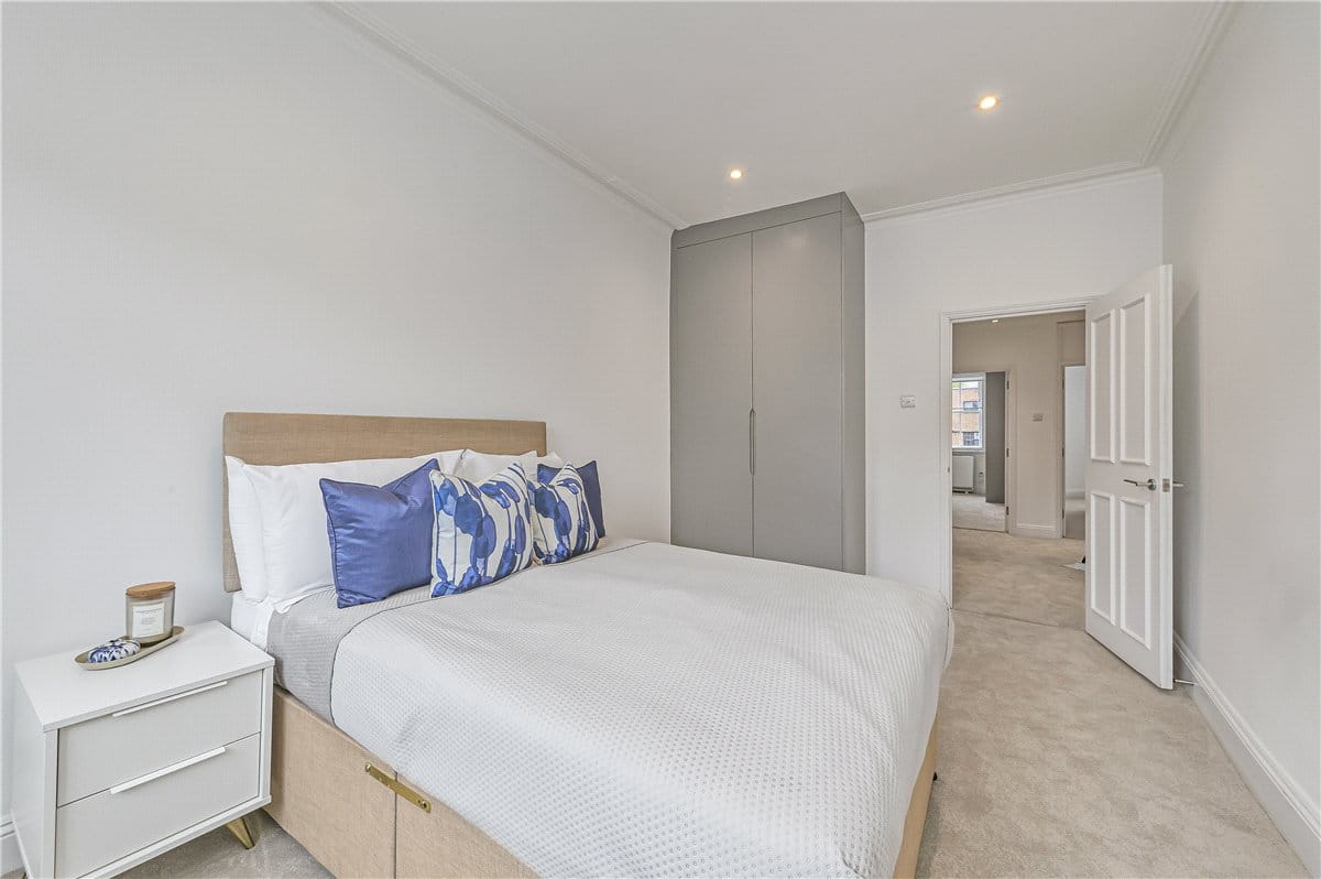 3 bedroom flat, Upper Wimpole Street, Marylebone W1G - Available