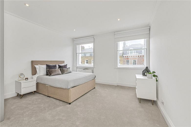 3 bedroom flat, Upper Wimpole Street, Marylebone W1G - Available