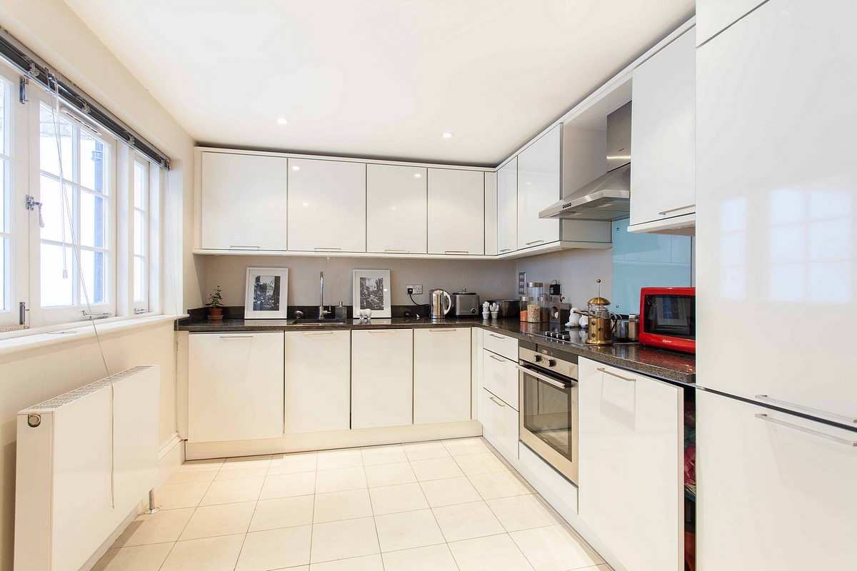 1 bedroom flat, Manchester Street, Marylebone W1U - Available