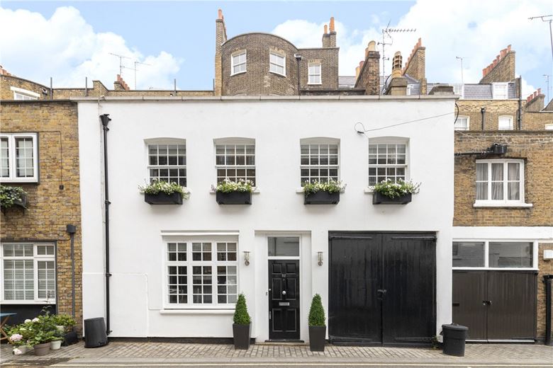 2 bedroom house, Gloucester Place Mews, Marylebone W1U - Available