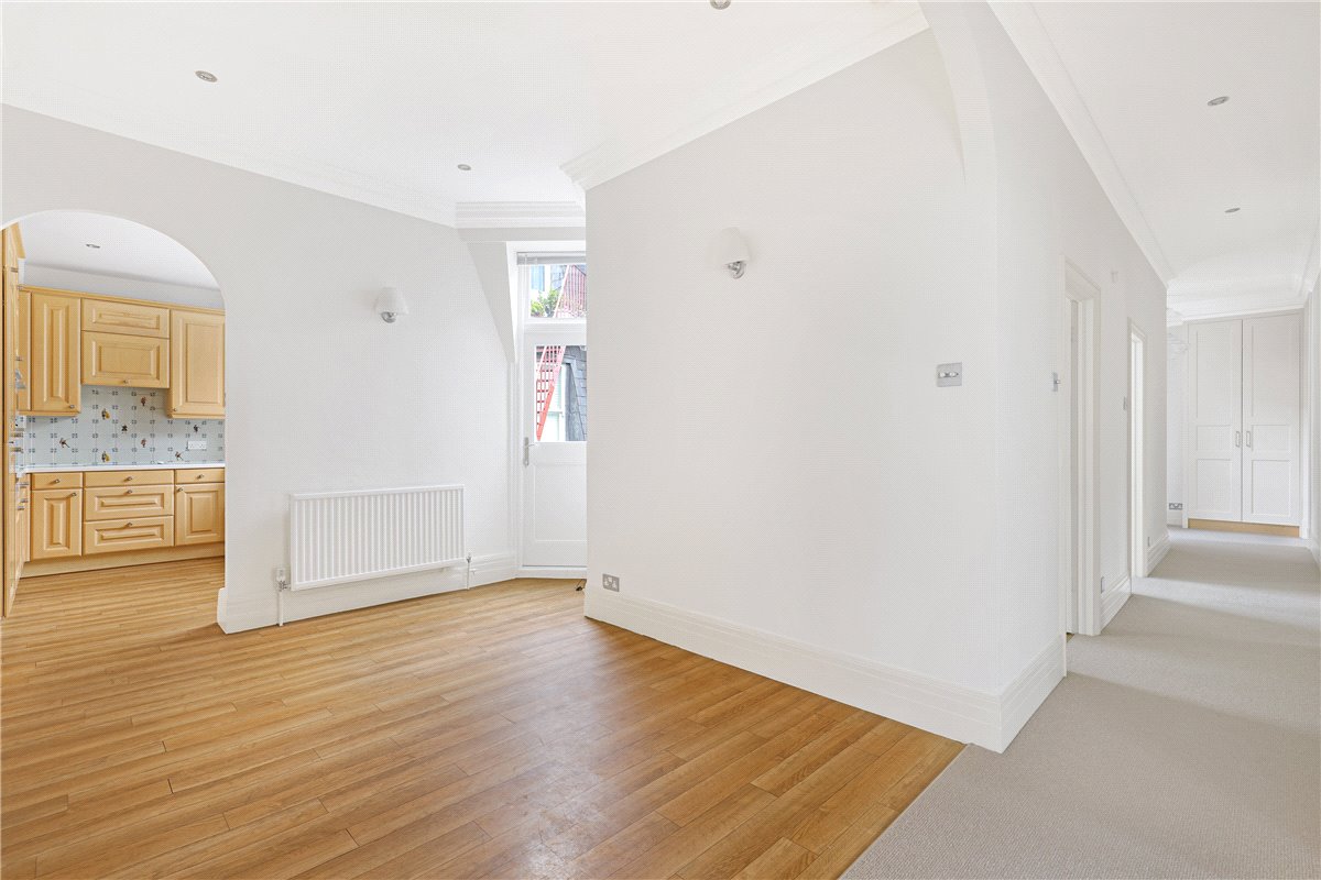 3 bedroom flat, New Cavendish Street, Marylebone W1W - Available