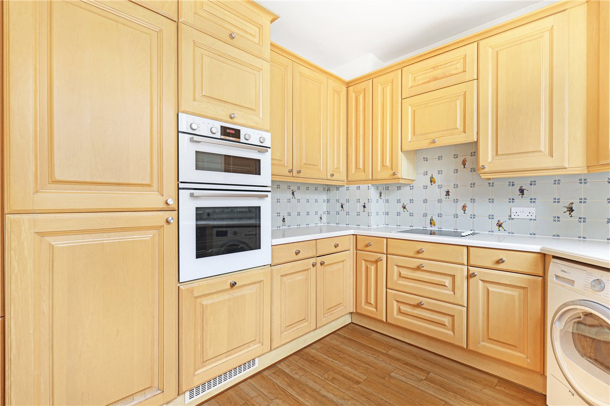 3 bedroom flat, New Cavendish Street, Marylebone W1W - Available