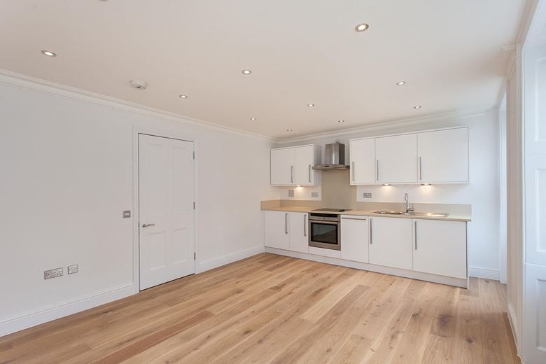 1 bedroom flat, Upper Berkeley Street, Marylebone W1H - Available