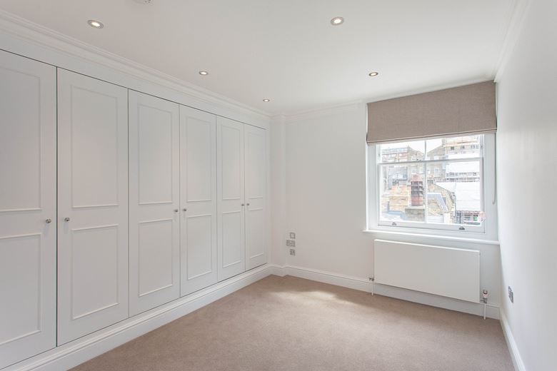 1 bedroom flat, Upper Berkeley Street, Marylebone W1H - Available